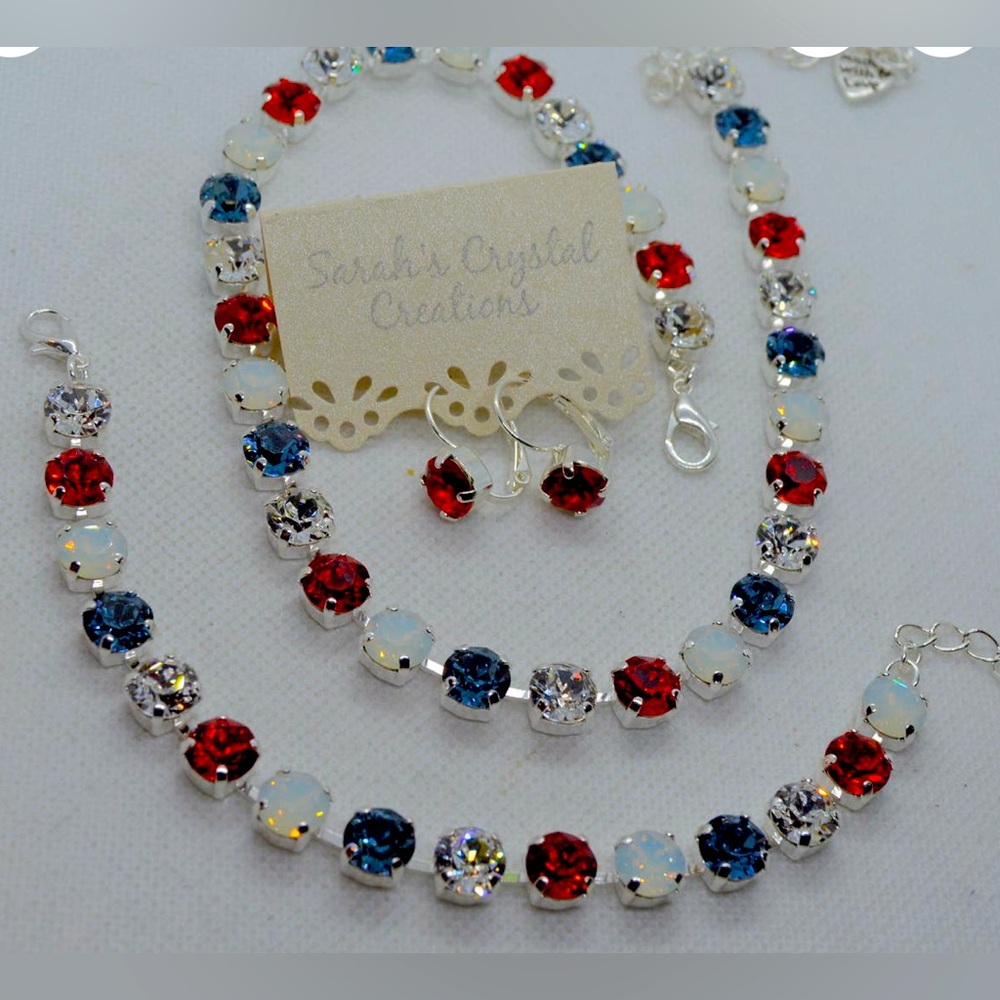 Beautiful patriotic necklace, bracelet, earring set. Mint. Sparkly and fun.